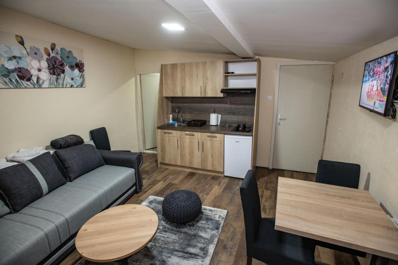 Apartmani Sp Jovanovic Crni Vrh Eksteriør bilde